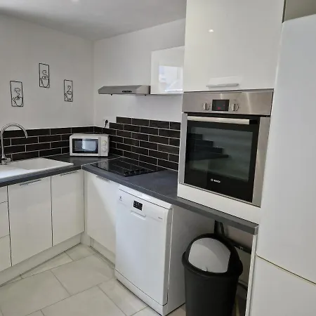 Апартаменты Maison De Village En Provence